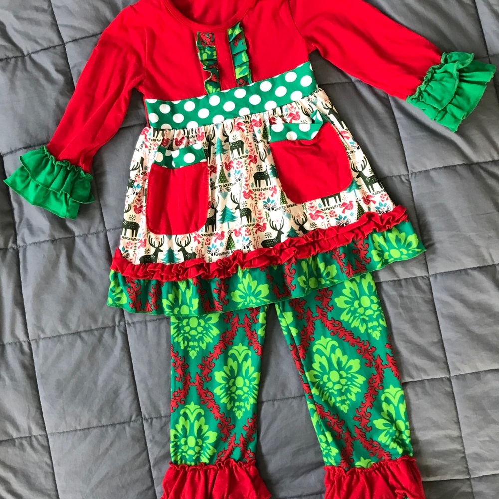 3T ruffle top and ruffle pants matching set.